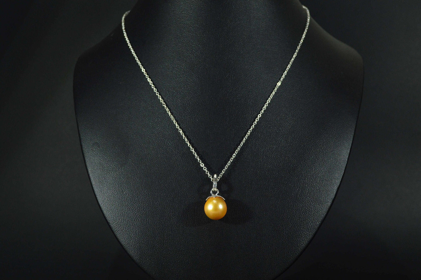 Gold Pearl Pendant